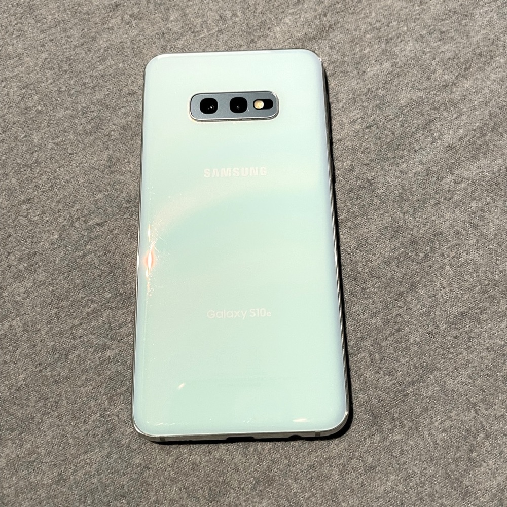 Samsung Galaxy s10e